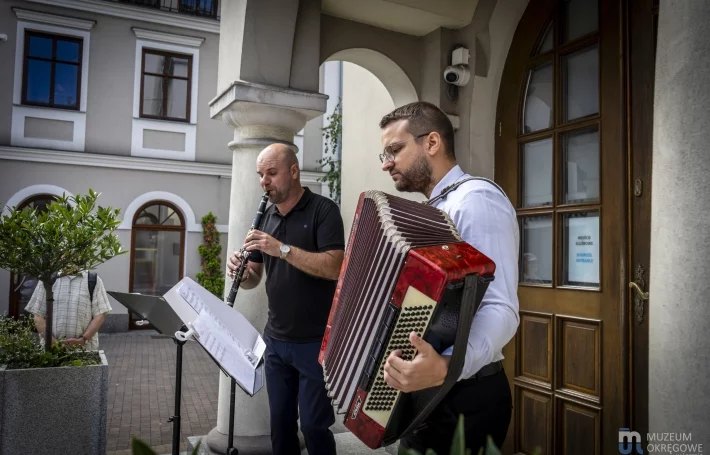 Muzycy w trakcie występu